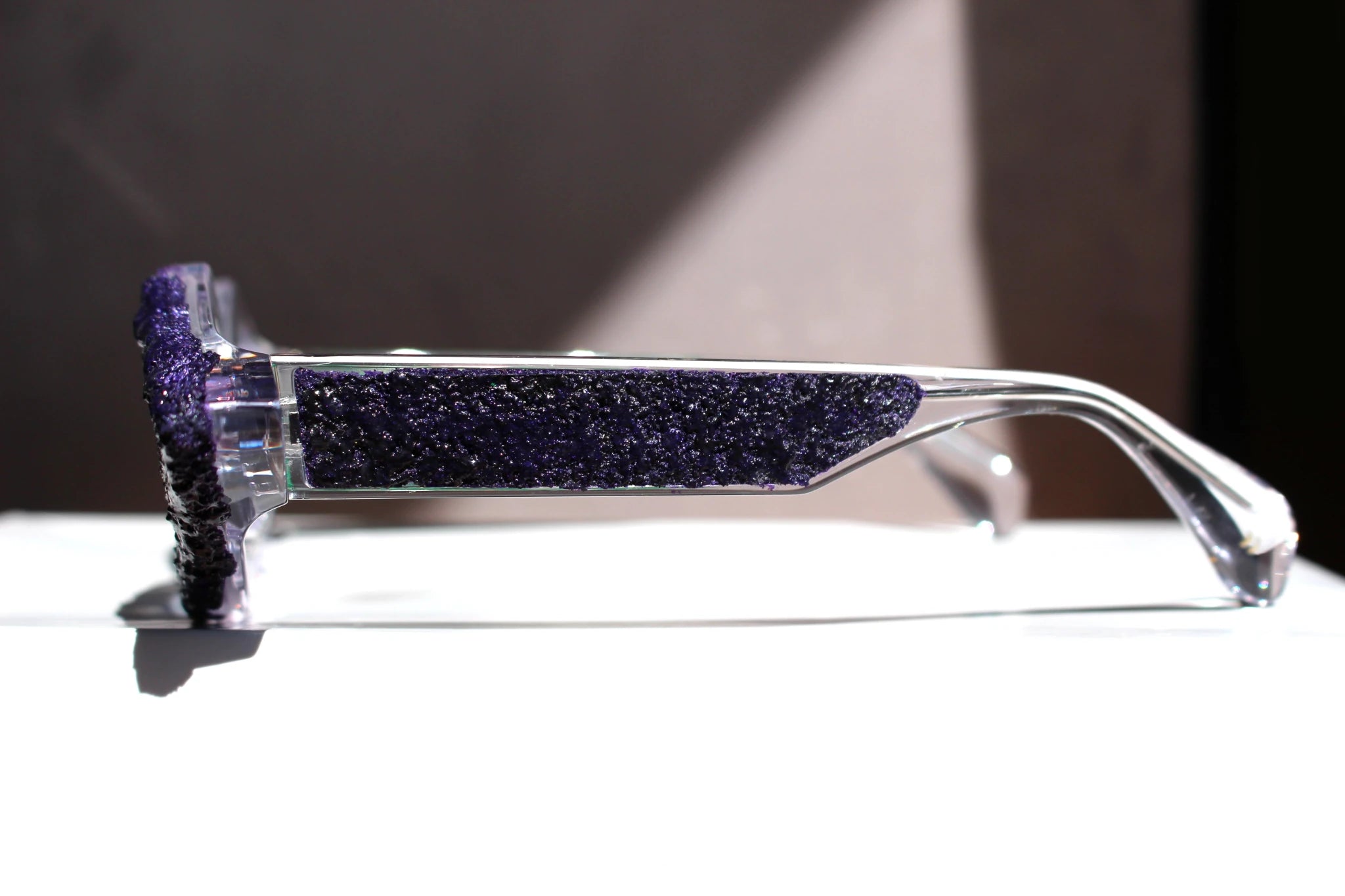 ART VIOLET GREEN MATTER occhiale con installazione d'arte - CLARISSA OLIVERIO ART TO WEAR - CLARISSA OLIVERIO ART TO WEAR