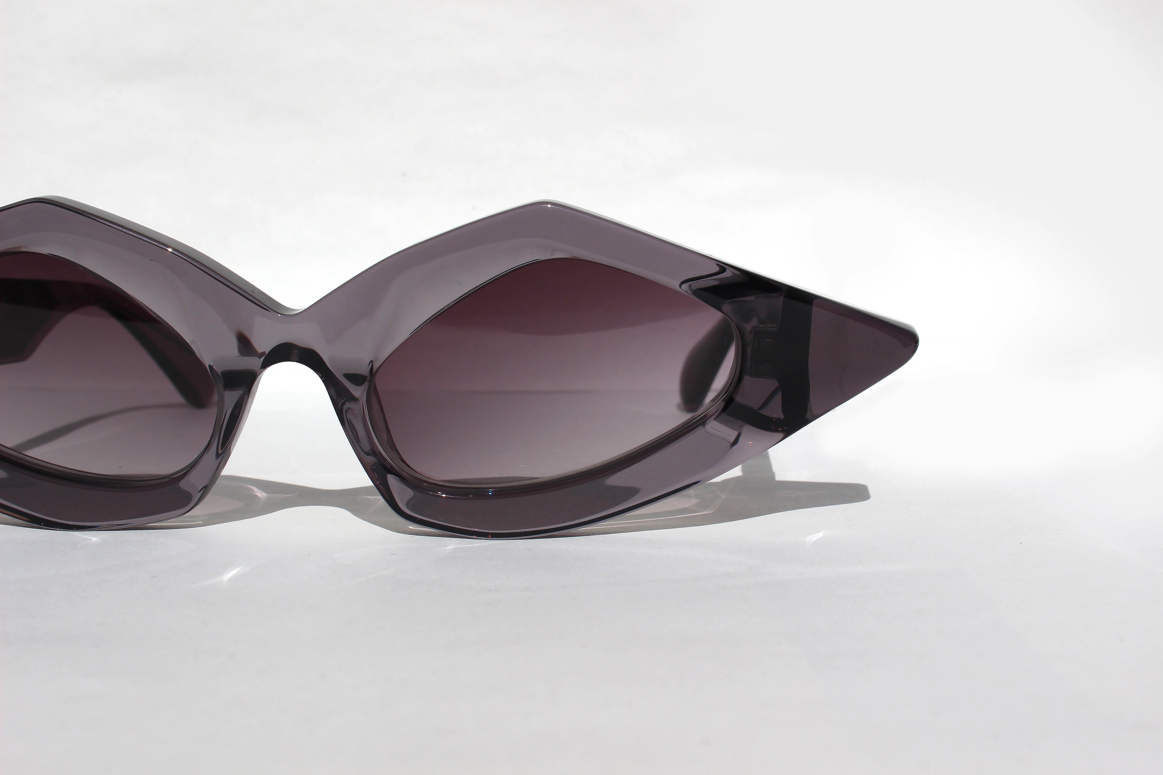 occhiale asimmetrico bold stupendo inserto in coccodrillo