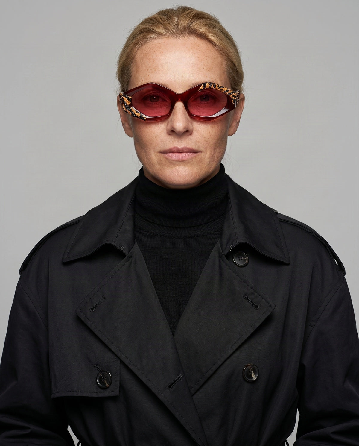 ROMA ART TIGER glasses with art installation - CLARISSA OLIVERIO ART TO WEAR