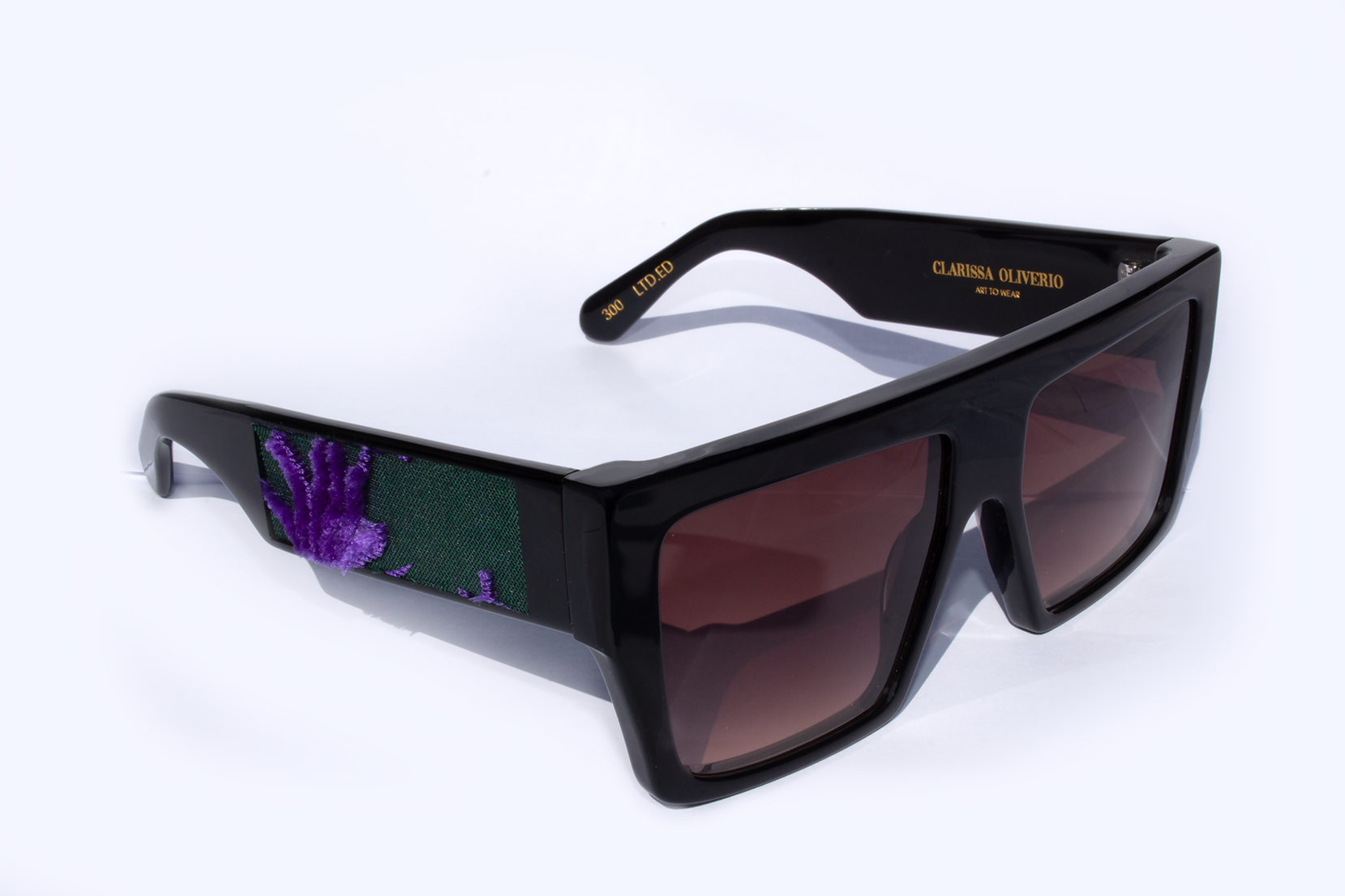 Occhiali da sole Tornabuoni in acetato premium nero - vista laterale design italiano artigianale, inserto velluto fiorentino